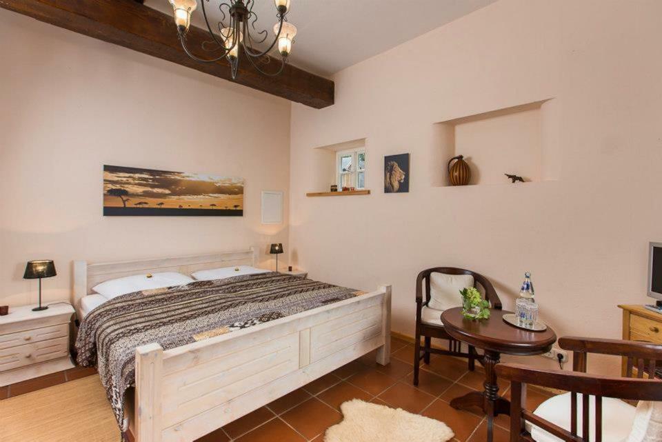 Double Room,781971408:JPEG